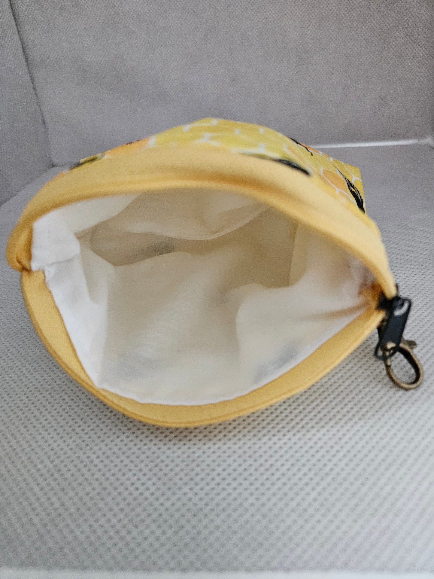 Bumble bee keychain purse