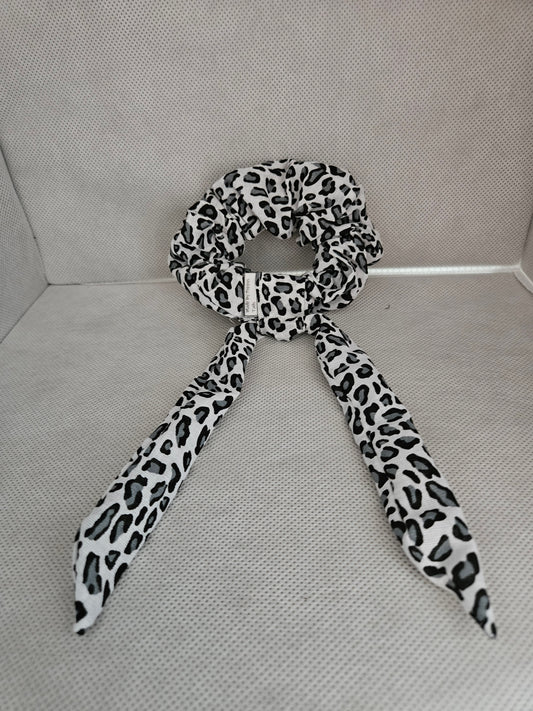 Black and White scrunchies Tails