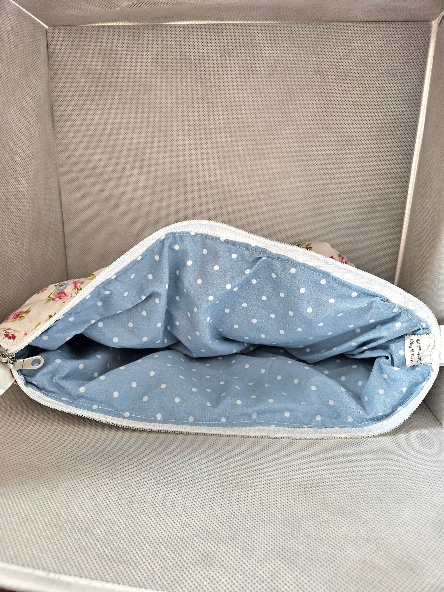 Ariana toiletry bag