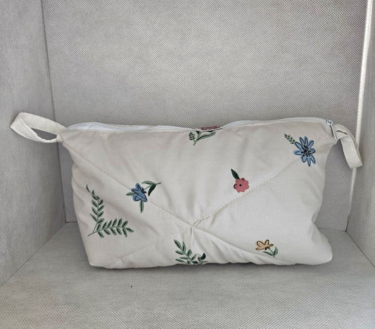 Kendra medium toiletry bag